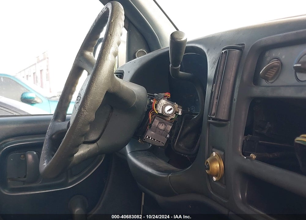 2000 CHEVROLET EXPRESS VIN: 1GCHG35R7Y1220894