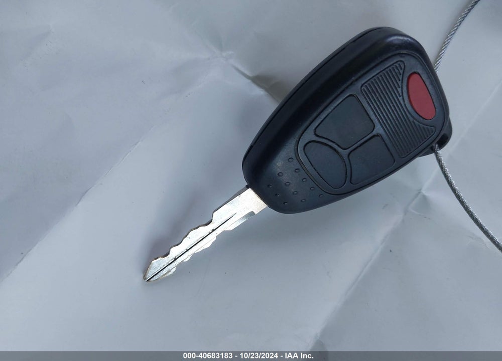 2005 CHRYSLER 300 VIN: 2C3JA43R35H559682