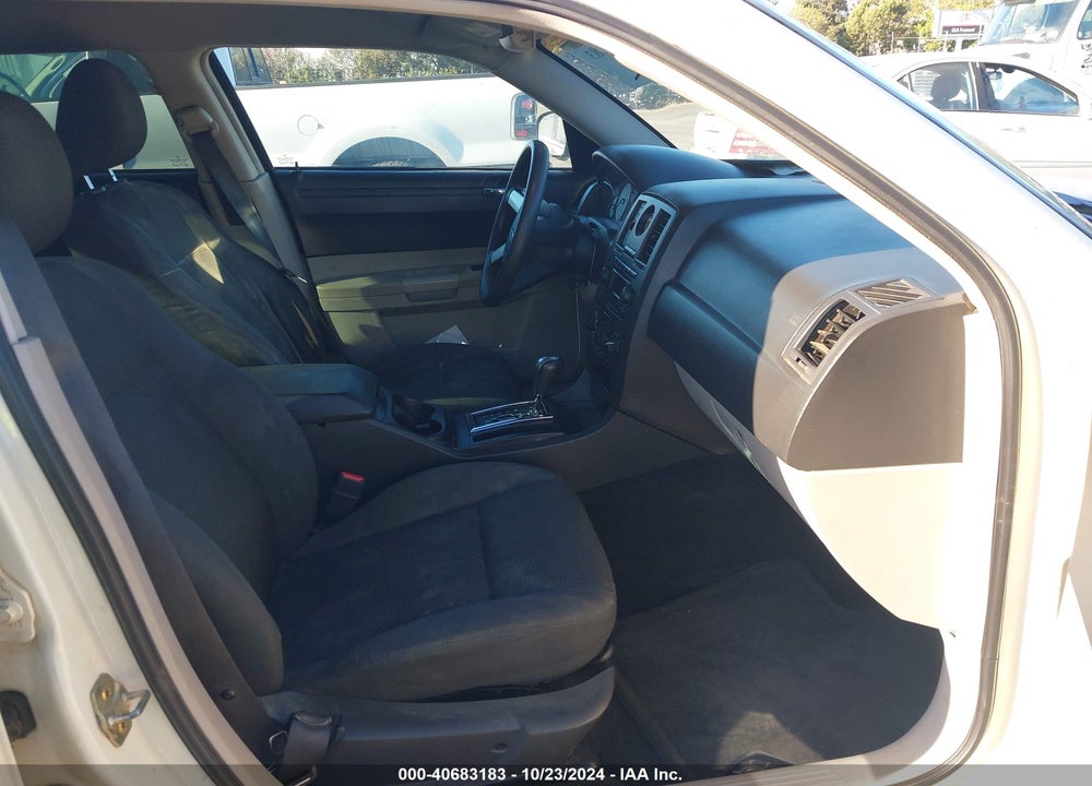 2005 CHRYSLER 300 VIN: 2C3JA43R35H559682