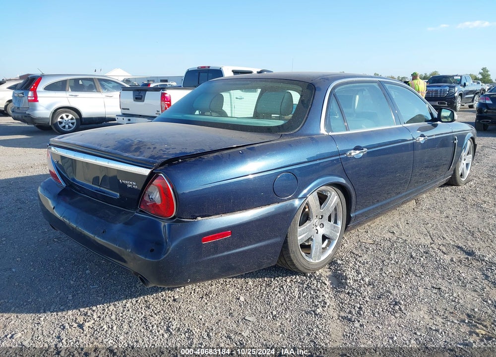 2008 JAGUAR XJ VANDEN PLAS VIN: SAJWA82B98SH19238
