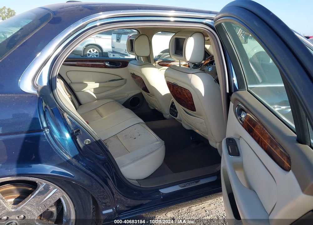 2008 JAGUAR XJ VANDEN PLAS VIN: SAJWA82B98SH19238