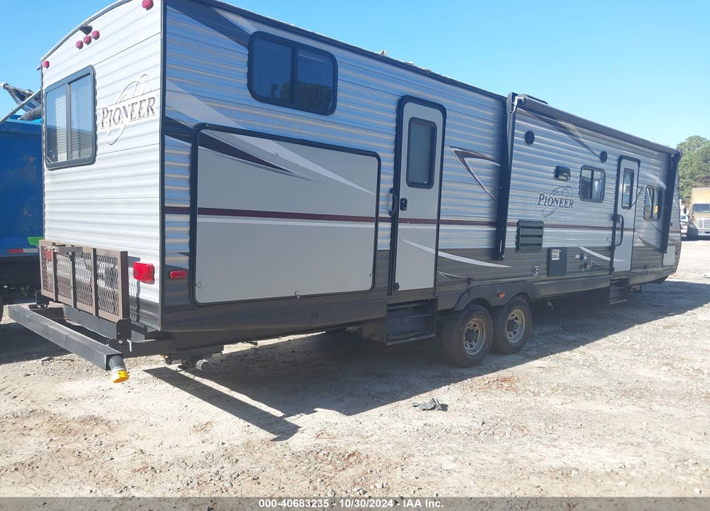 2018 HEARTLAND TRAVEL TRAILER VIN: 5SFPB3724JE366501