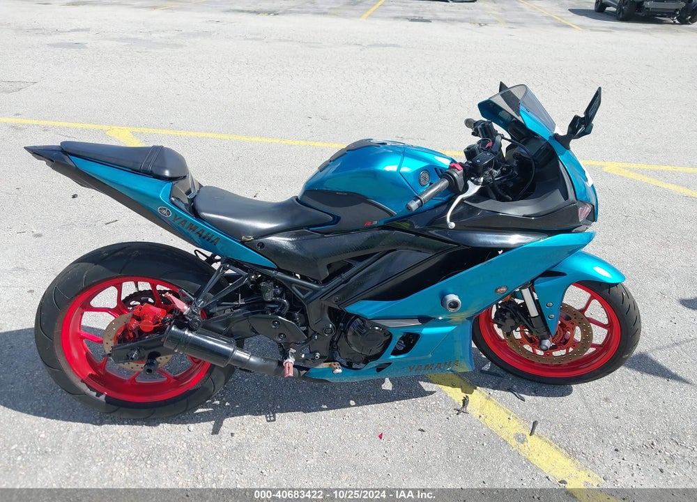 2021 YAMAHA YZFR3 A VIN: MH3RH18Y0MK005601