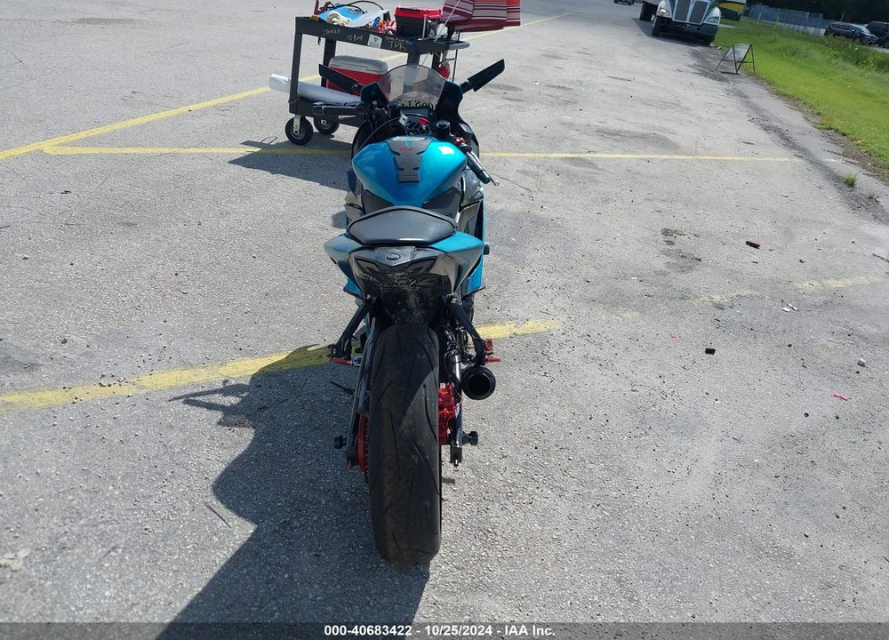 2021 YAMAHA YZFR3 A VIN: MH3RH18Y0MK005601