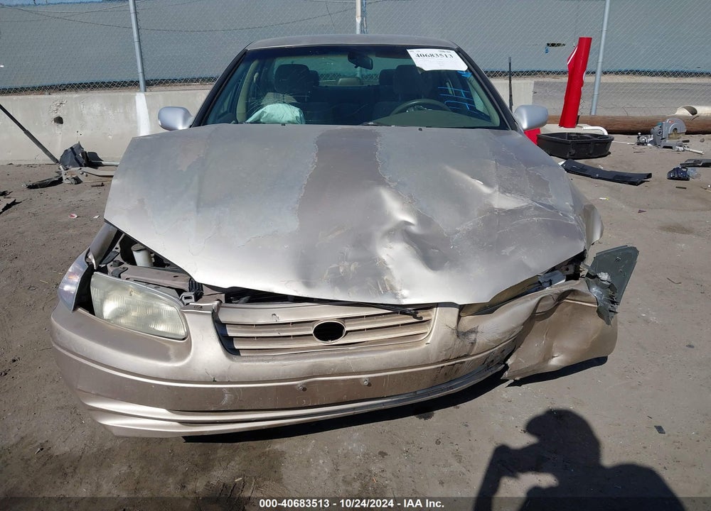 1998 TOYOTA CAMRY LE VIN: JT2BG22K4W0219799