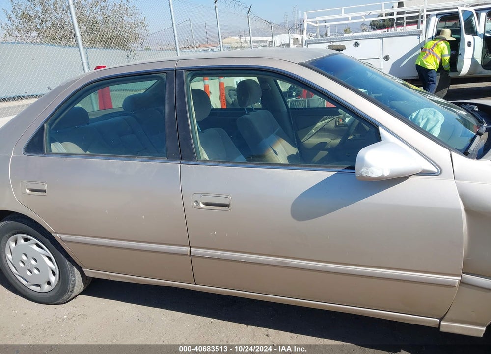 1998 TOYOTA CAMRY LE VIN: JT2BG22K4W0219799
