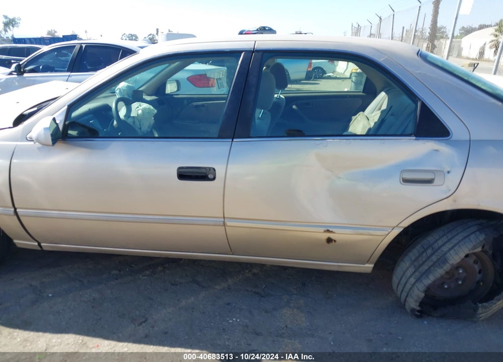 1998 TOYOTA CAMRY LE VIN: JT2BG22K4W0219799