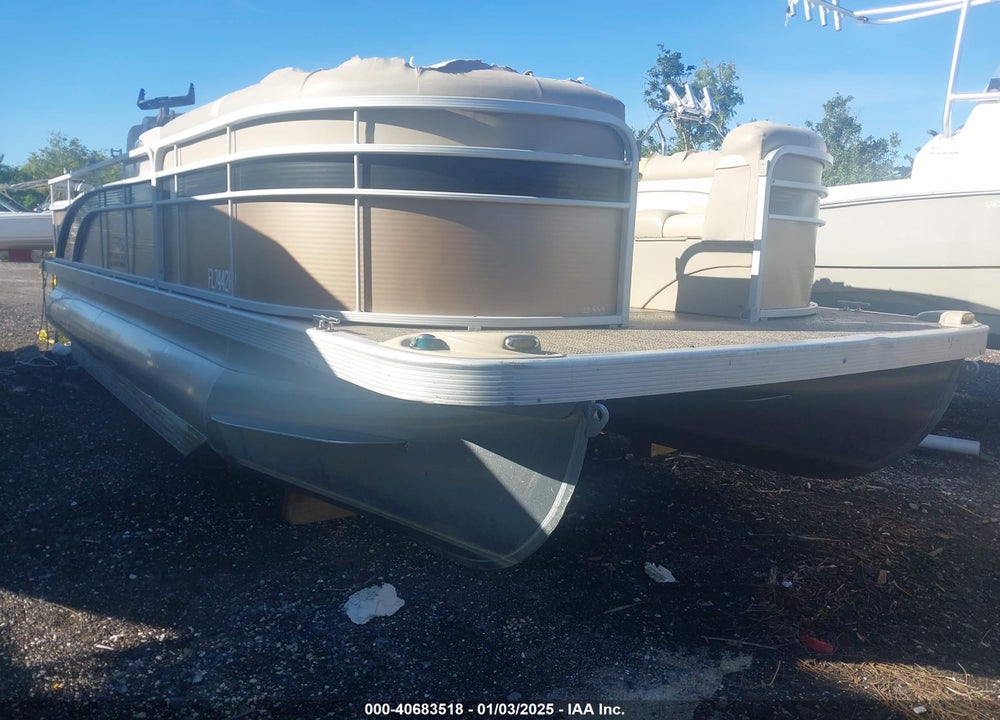 2015 BENNINGTON OTHER VIN: ETWA9136L415