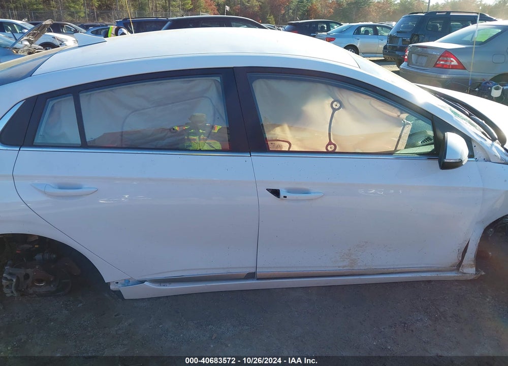 2022 HYUNDAI IONIQ PLUG-IN HYBRID SEL VIN: KMHC75LD1NU282875