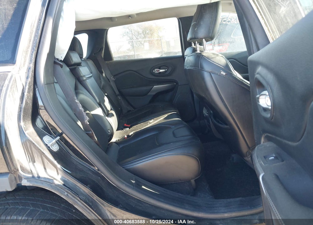 2019 JEEP CHEROKEE LATITUDE PLUS 4X4 VIN: 1C4PJMLB4KD211746