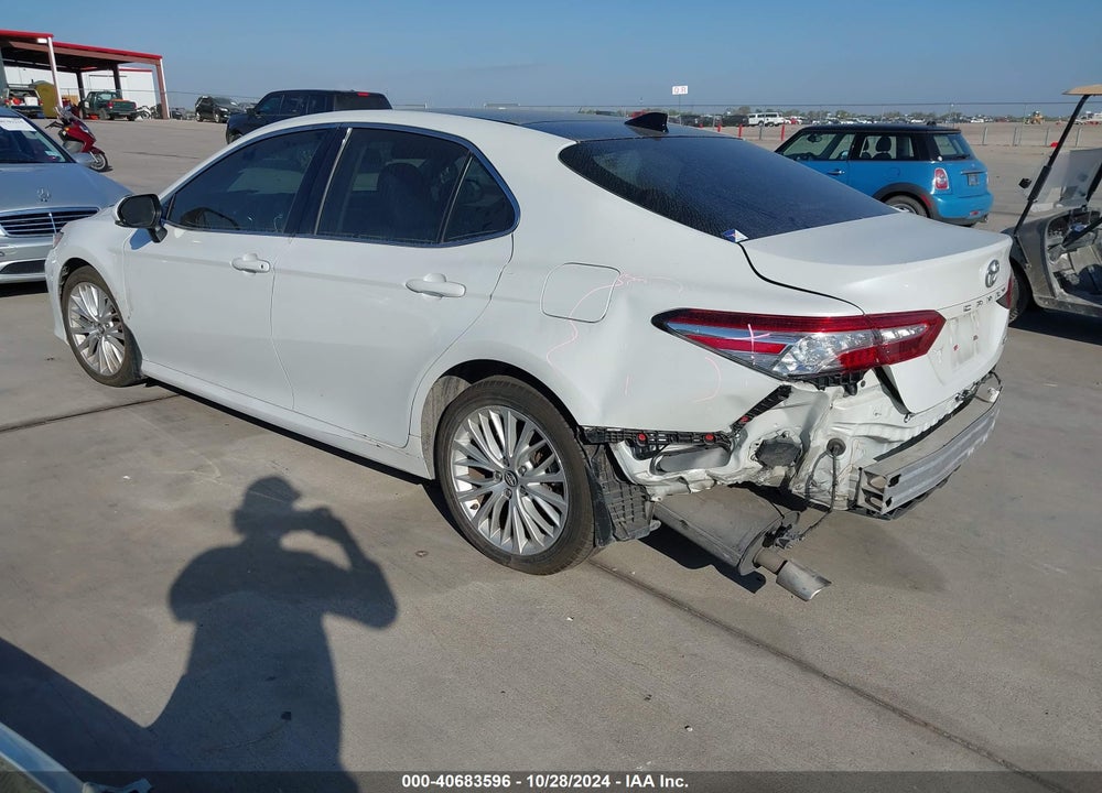 2018 TOYOTA CAMRY XLE V6 VIN: 4T1BZ1HK4JU004097
