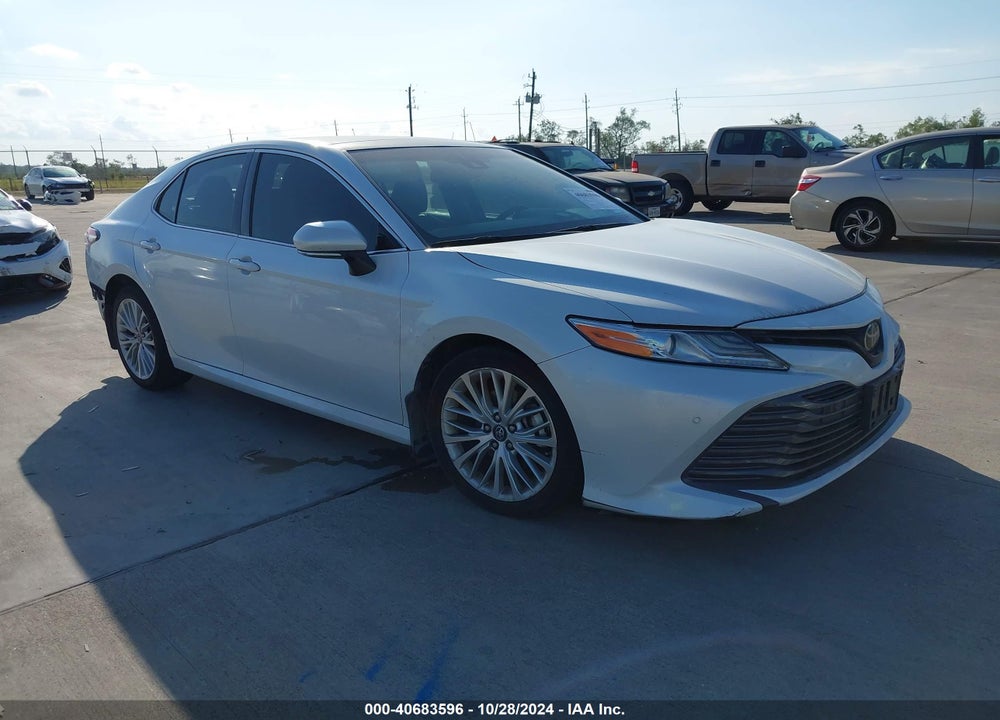 2018 TOYOTA CAMRY XLE V6 VIN: 4T1BZ1HK4JU004097