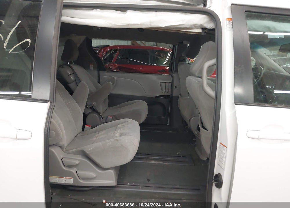 2016 TOYOTA SIENNA LE 8 PASSENGER VIN: 5TDKK3DC1GS708323