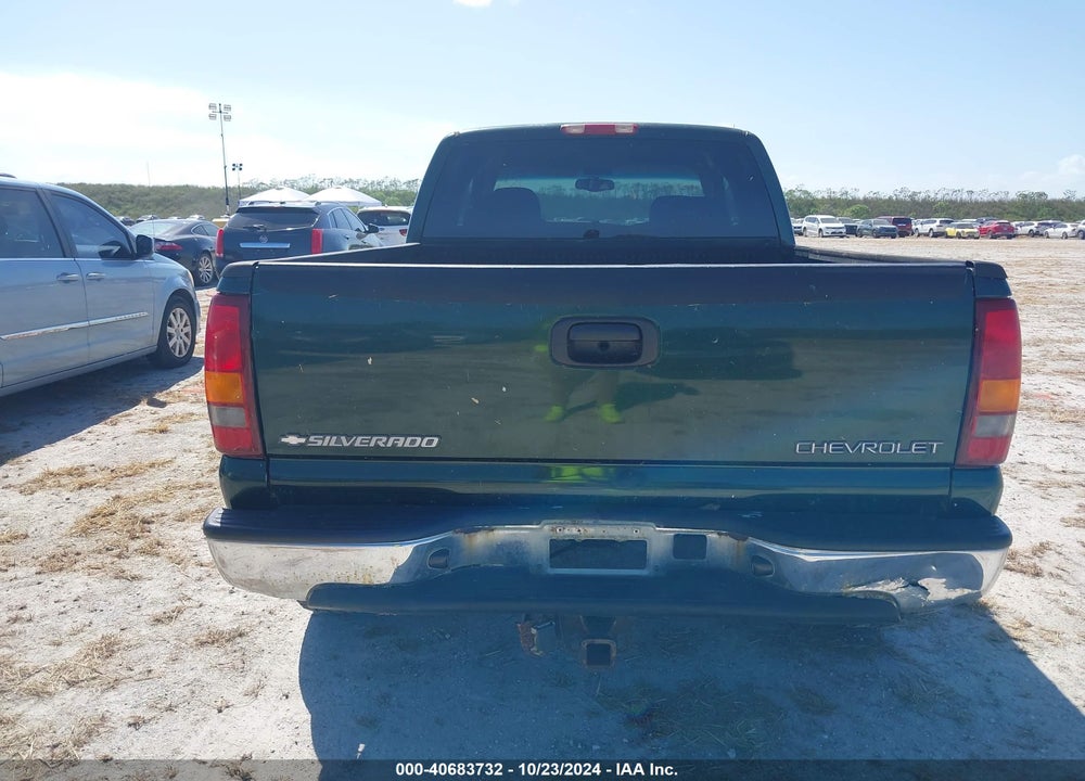 2001 CHEVROLET SILVERADO 1500 LS VIN: 2GCEK19T811173659