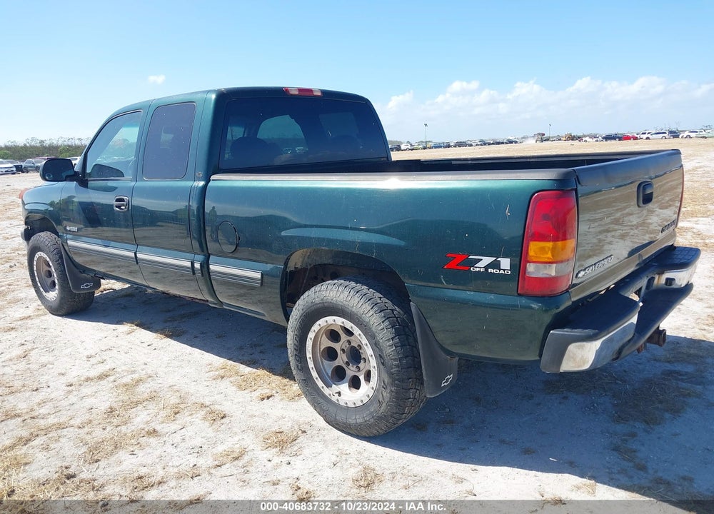 2001 CHEVROLET SILVERADO 1500 LS VIN: 2GCEK19T811173659
