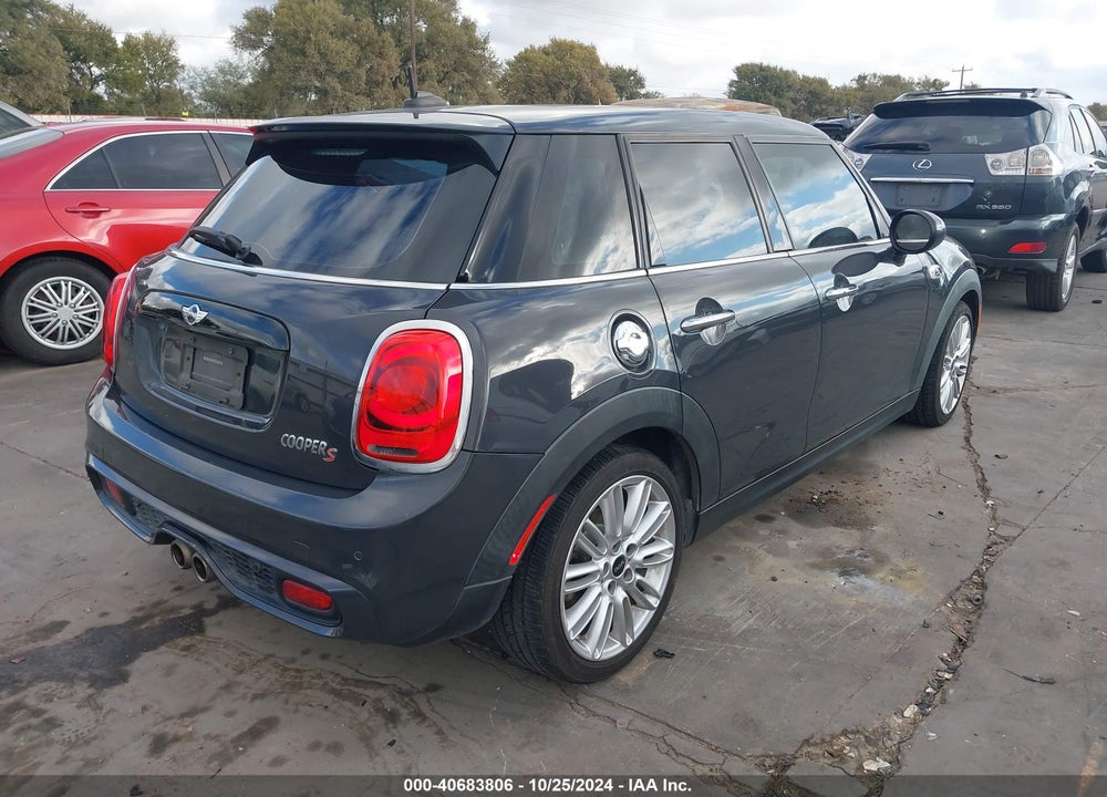 2018 MINI HARDTOP COOPER S VIN: WMWXU3C51J2F51345