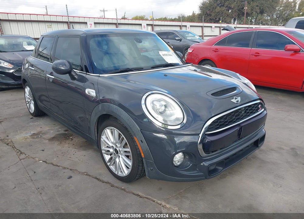 2018 MINI HARDTOP COOPER S VIN: WMWXU3C51J2F51345