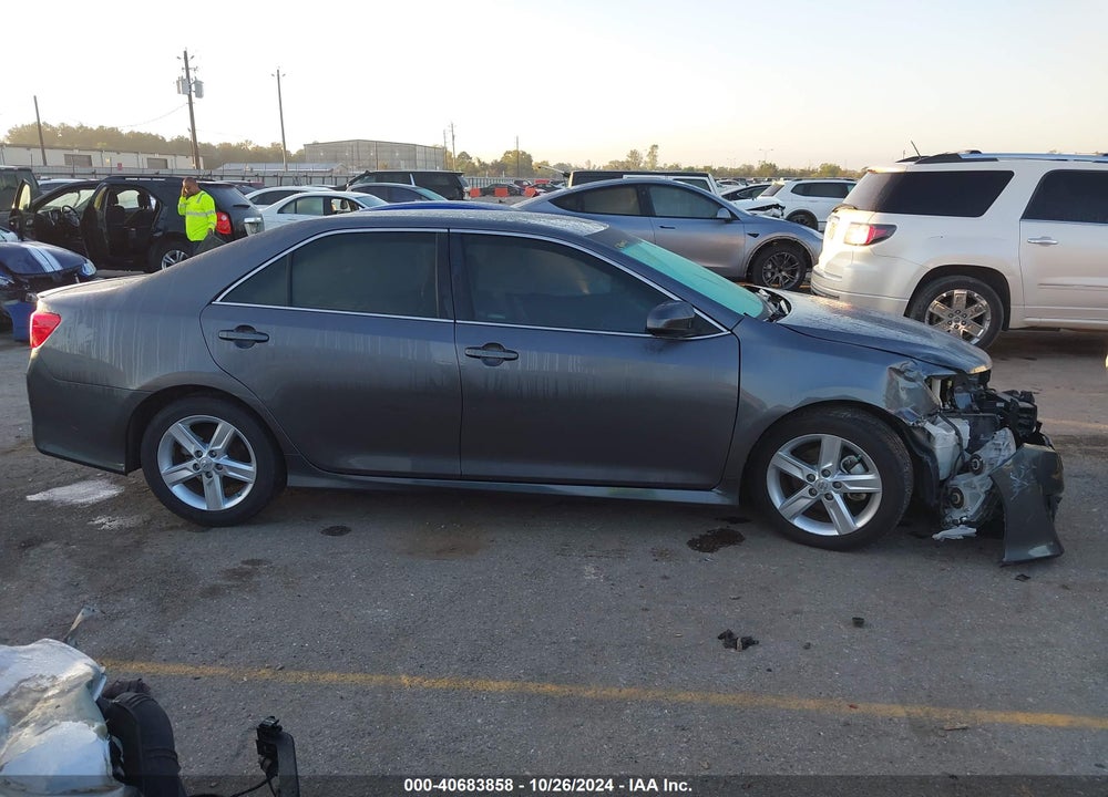 2014 TOYOTA CAMRY SE VIN: 4T1BF1FK8EU372851