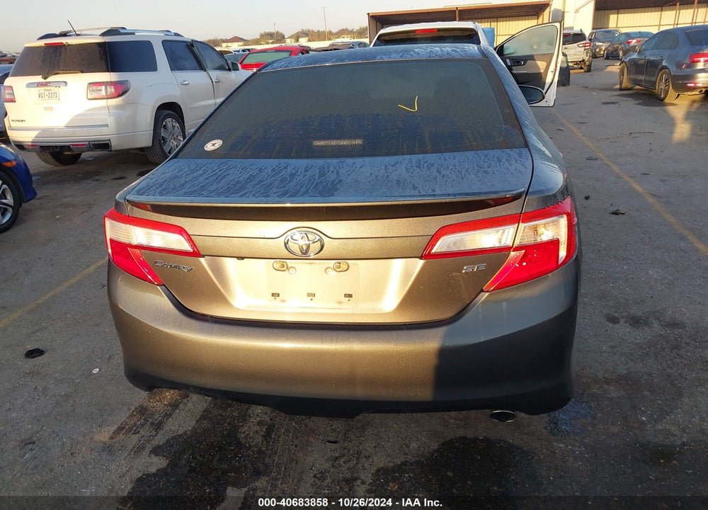 2014 TOYOTA CAMRY SE VIN: 4T1BF1FK8EU372851