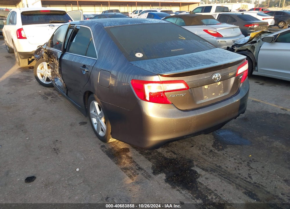 2014 TOYOTA CAMRY SE VIN: 4T1BF1FK8EU372851