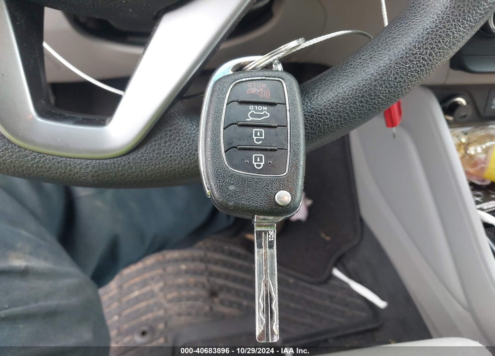 2016 HYUNDAI TUCSON SE VIN: KM8J3CA40GU092224