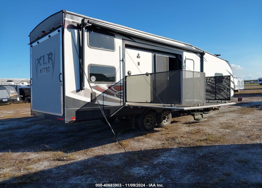 2017 FOREST RIVER XLR NITRO TRAVEL TRAILER VIN: 4X4TXLE21HF163716