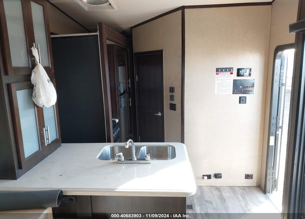 2017 FOREST RIVER XLR NITRO TRAVEL TRAILER VIN: 4X4TXLE21HF163716