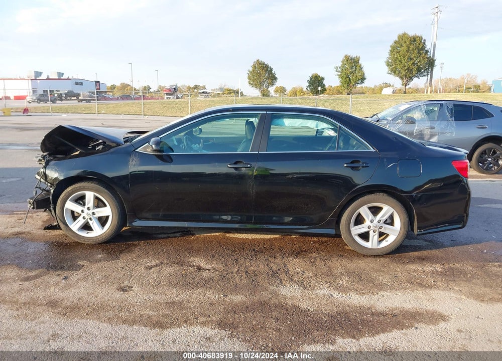 2013 TOYOTA CAMRY SE VIN: 4T1BF1FK5DU677822