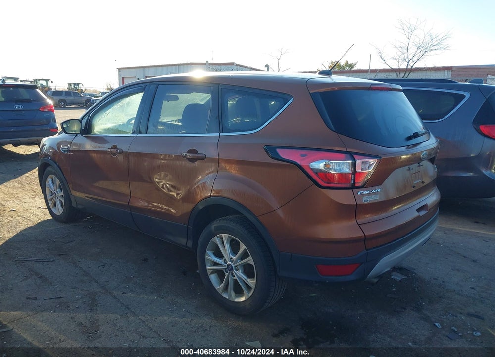 2017 FORD ESCAPE SE VIN: 1FMCU0GD8HUD27529