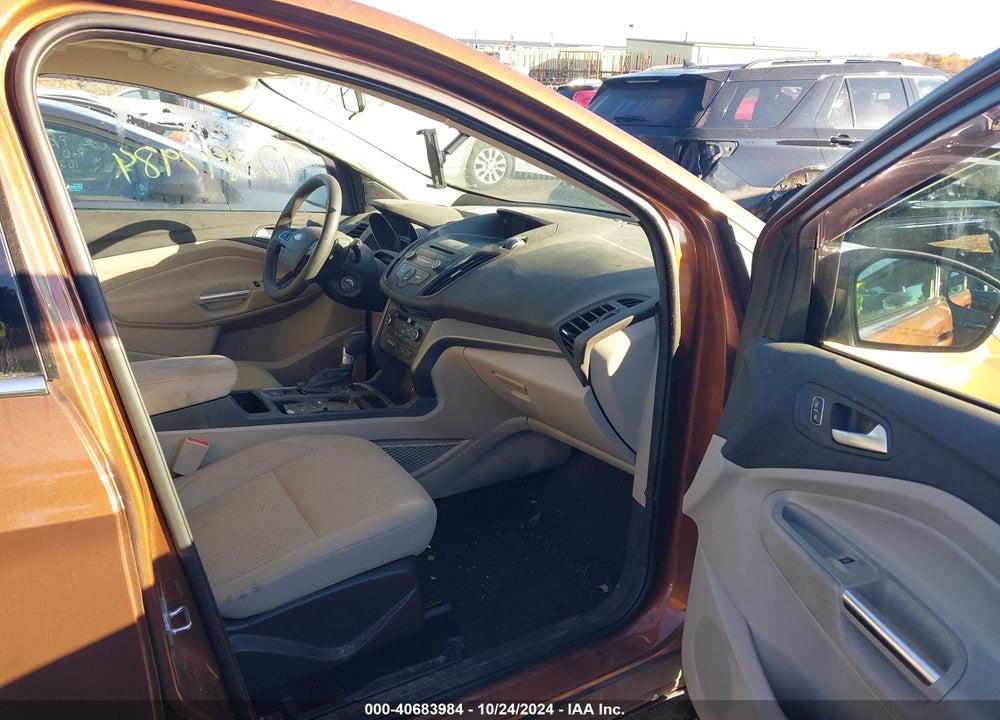 2017 FORD ESCAPE SE VIN: 1FMCU0GD8HUD27529