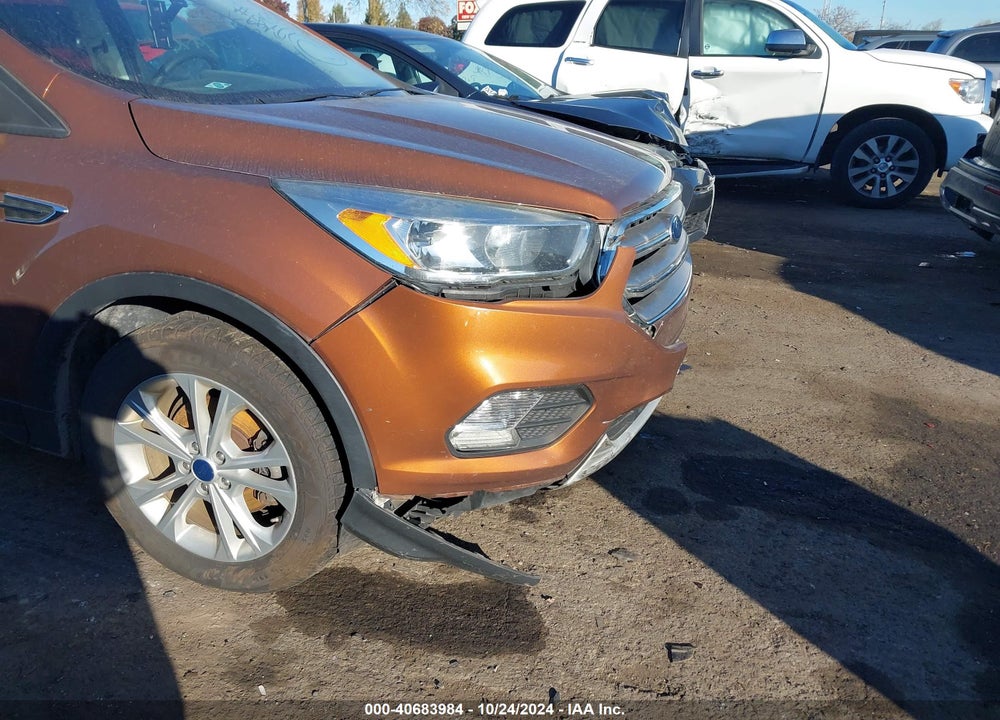 2017 FORD ESCAPE SE VIN: 1FMCU0GD8HUD27529