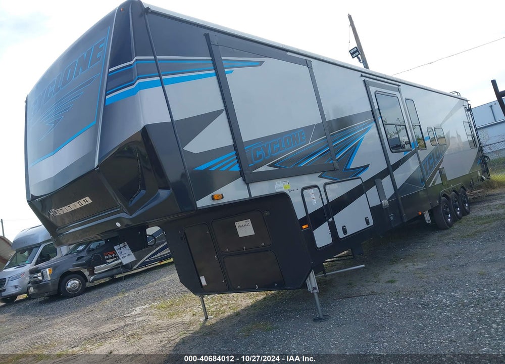 2023 HEARTLAND CYCLONE VIN: 5SFCG4533PE525700