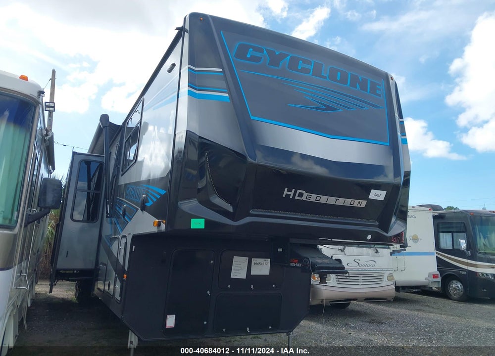 2023 HEARTLAND CYCLONE VIN: 5SFCG4533PE525700