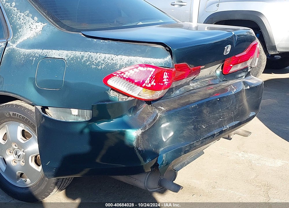 2002 HONDA ACCORD 3.0 EX VIN: 1HGCG16532A020498