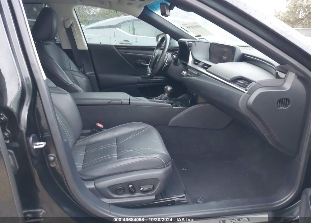 2021 LEXUS ES 300H ULTRA LUXURY VIN: 58AFA1C13MU013099