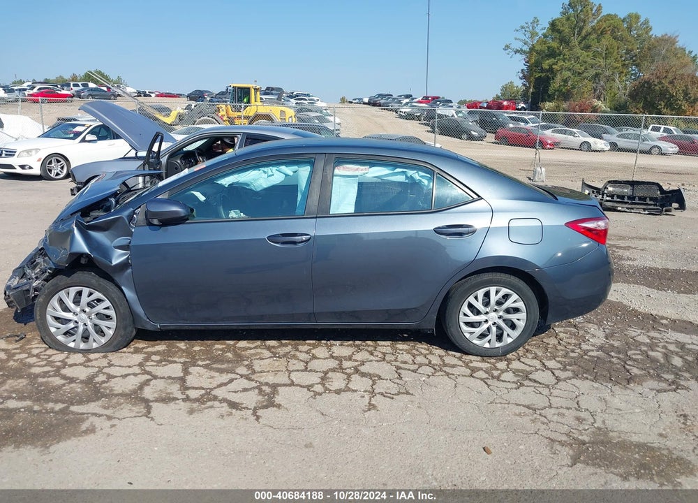 2018 TOYOTA COROLLA LE VIN: 5YFBURHE0JP798511