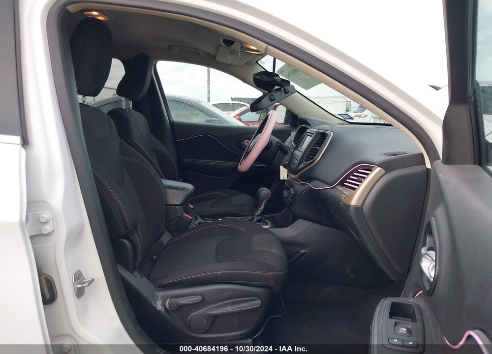 2015 JEEP CHEROKEE LATITUDE VIN: 1C4PJLCB9FW656021