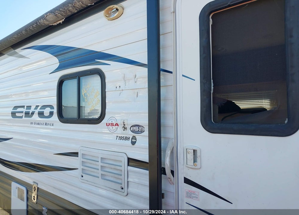 2016 FOREST RIVER OTHER VIN: 4X4TSJV1XHE010249