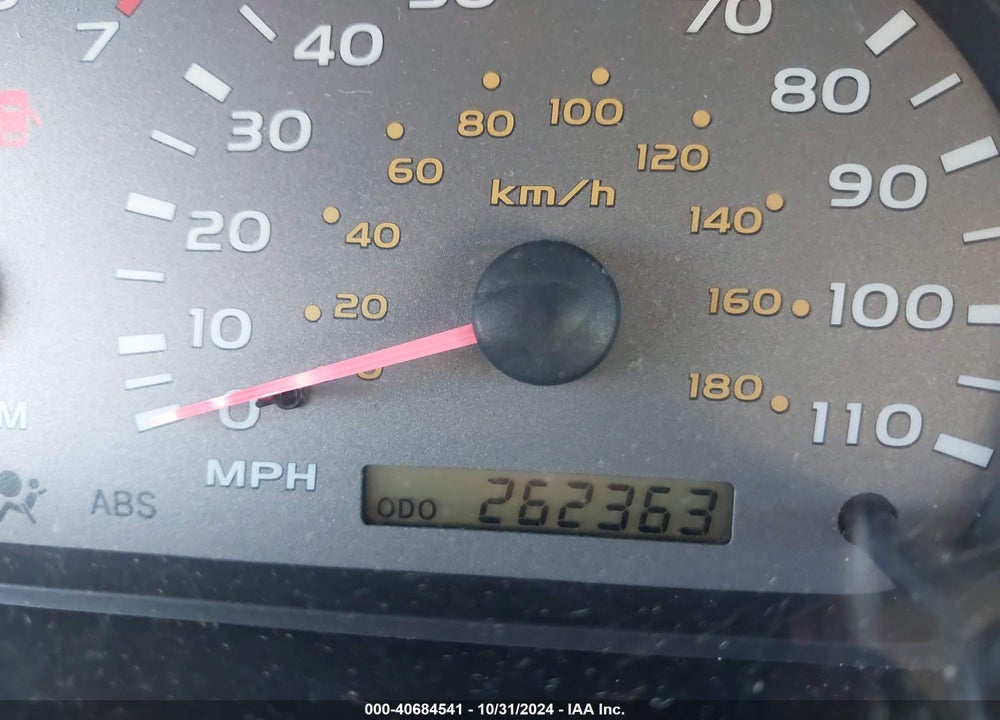 2001 TOYOTA SEQUOIA SR5 V8 VIN: 5TDZT34AX1S020144