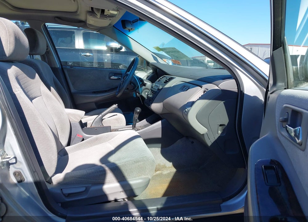 2002 HONDA ACCORD 2.3 SE VIN: 1HGCG56732A172905