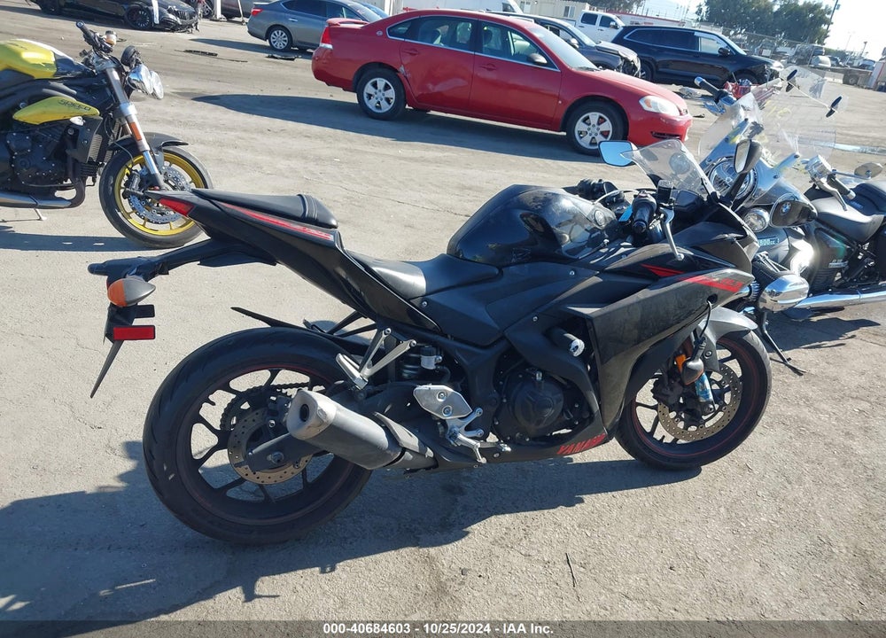 2015 YAMAHA YZFR3 VIN: MH3RH06Y0FK007882
