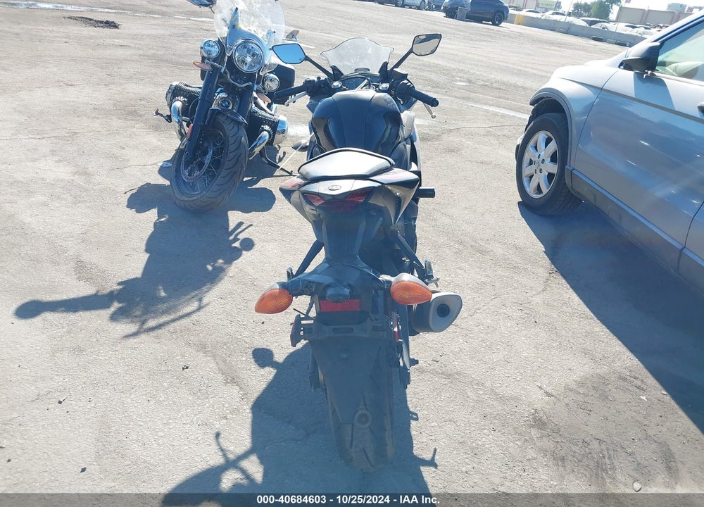 2015 YAMAHA YZFR3 VIN: MH3RH06Y0FK007882