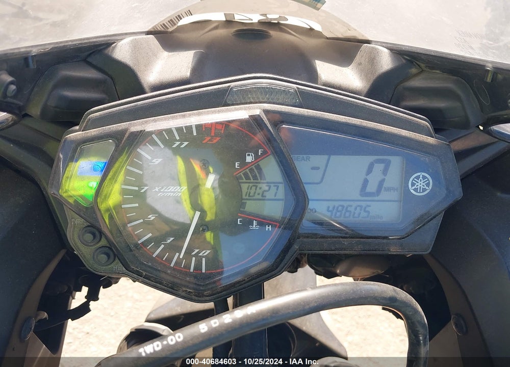 2015 YAMAHA YZFR3 VIN: MH3RH06Y0FK007882