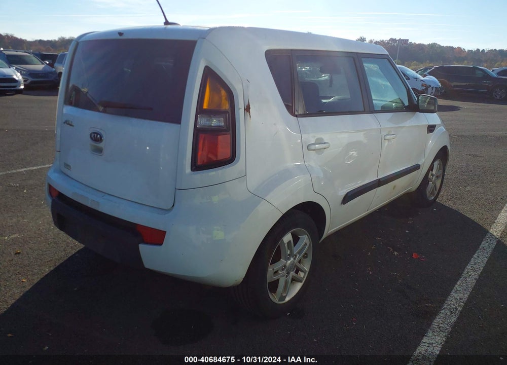 2011 KIA SOUL VIN: KNDJT2A27B7321678