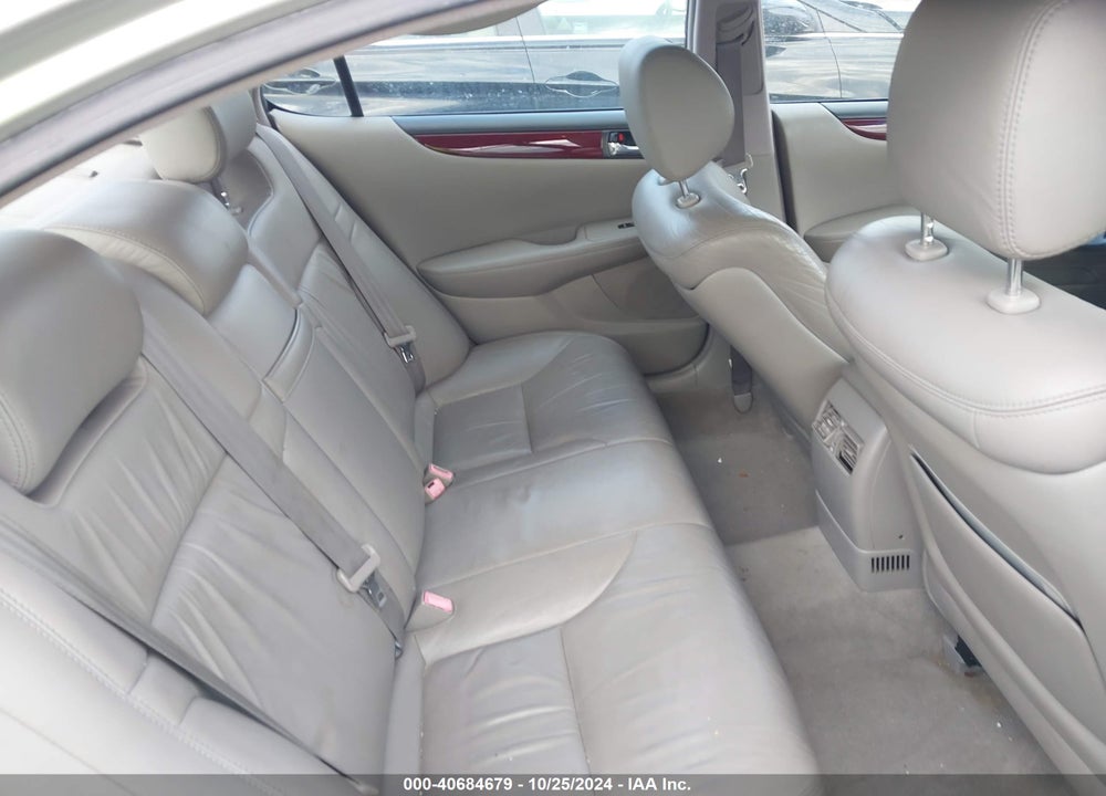 2004 LEXUS ES 330 VIN: JTHBA30G445020392