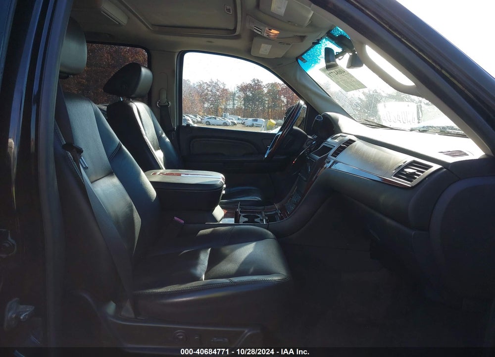 2007 CADILLAC ESCALADE STANDARD VIN: 1GYFK63817R318637