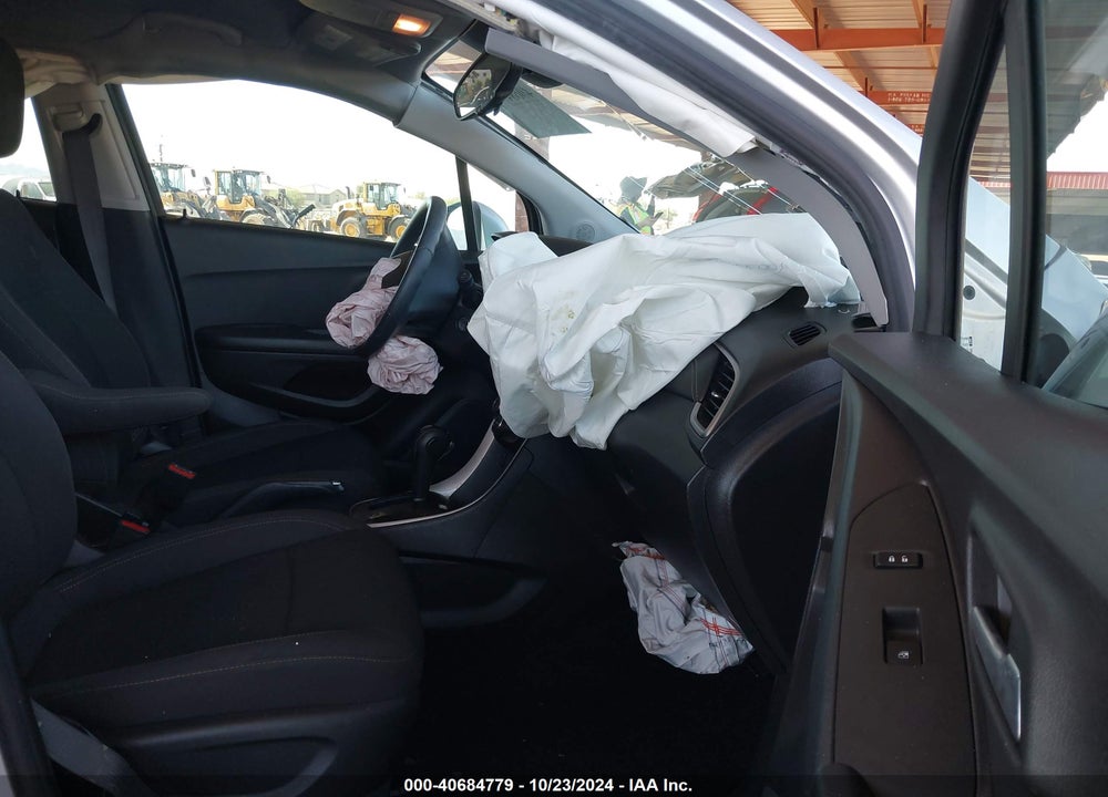 2021 CHEVROLET TRAX FWD LS VIN: KL7CJKSB0MB306983