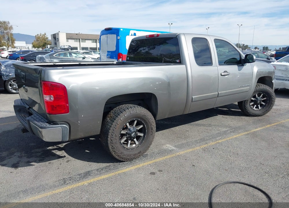2008 CHEVROLET SILVERADO 1500 LT1 VIN: 2GCEC19J381205407