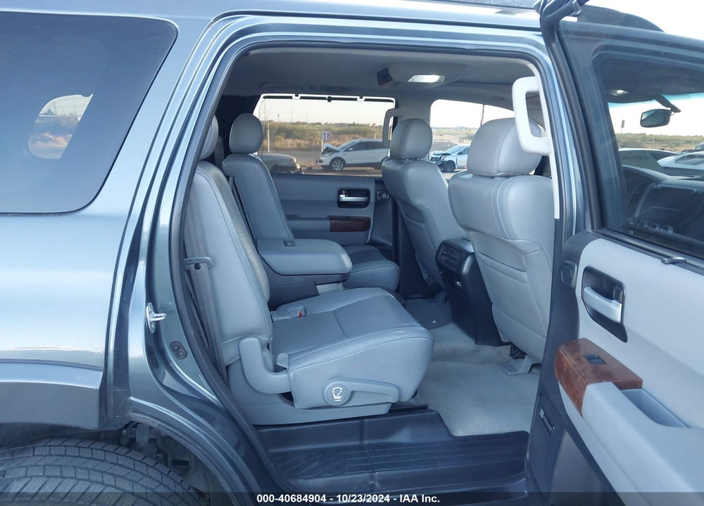 2010 TOYOTA SEQUOIA PLATINUM 5.7L V8 VIN: 5TDDW5G18AS038991