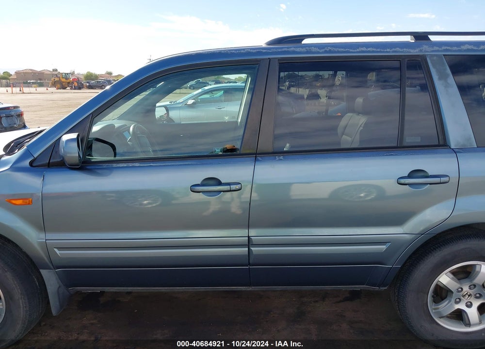 2006 HONDA PILOT EX-L VIN: 5FNYF28796B030171